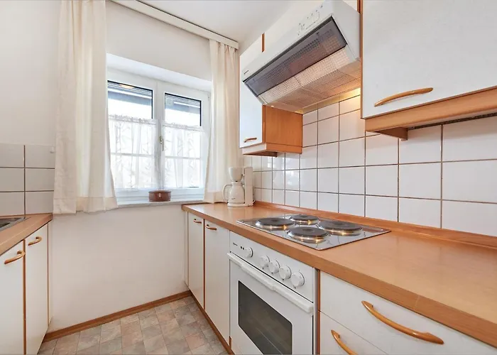 格斯特因各公寓 *