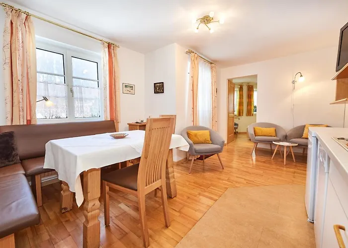 格斯特因各公寓 *